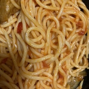 簡単！パスタソースでガーリックトマトパスタ